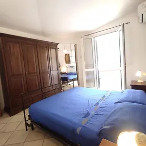 Casa A Un Minuto A Piedi Dal Mare Casa vacanze Olbia